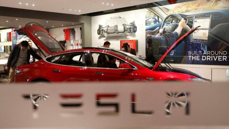 Akuisisi Tesla