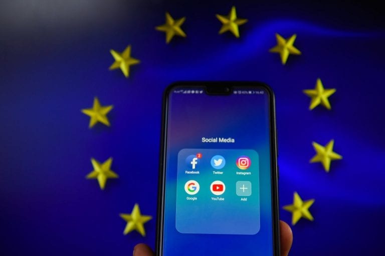 Uni Eropa akan Denda Organisasi Politik yang Curi Data Pribadi