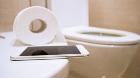 Upss! Ponsel Tiga Kali Lebih Kotor Ketimbang Toilet