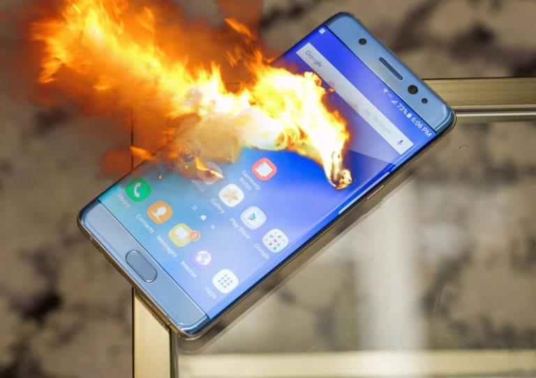 Ilmuwan Bikin Baterai Ponsel Tidak Mudah Terbakar