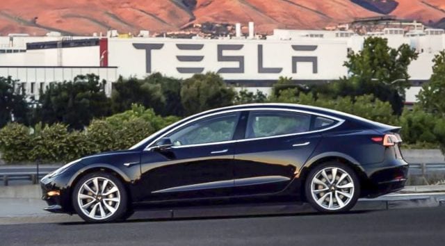 Ingin <i></noscript>Go Private</i>, Tesla Dapat Investasi Arab Saudi