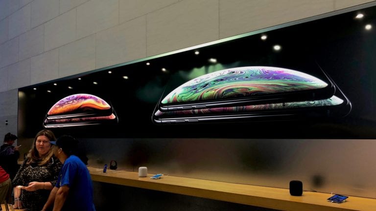 Penjualan iPhone Xs