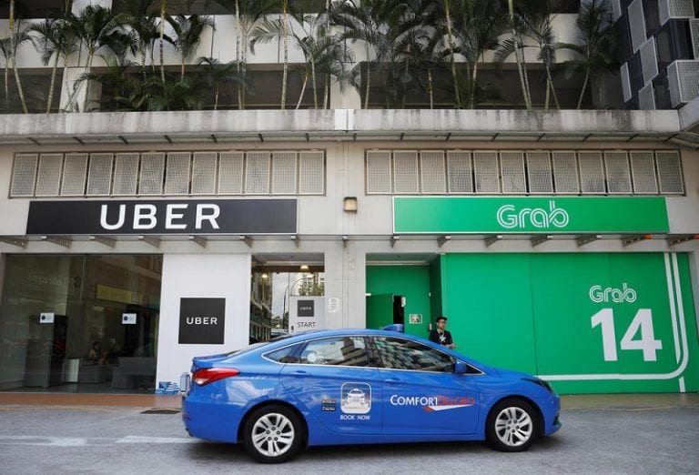 Singapura akan Pangkas Pajak Driver Taksi Online