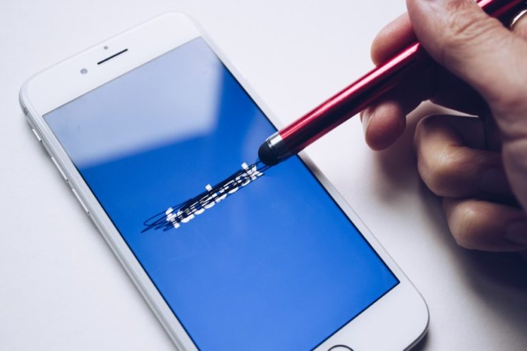 Duh! Facebook Pakai Nomor Ponsel untuk Pancing Iklan