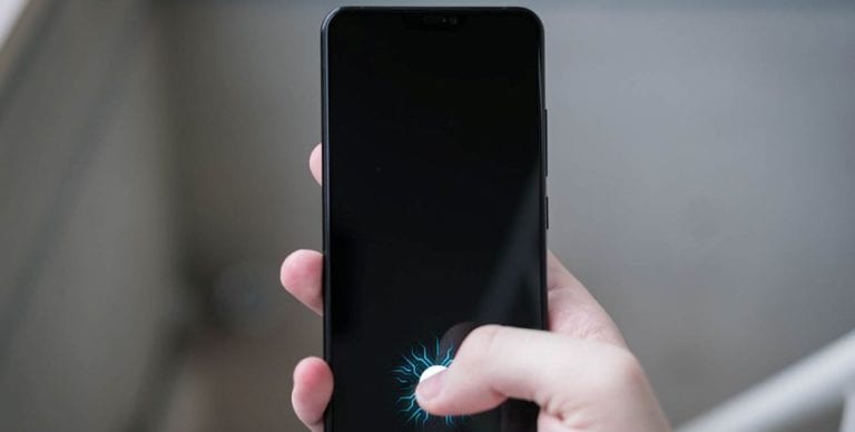 Apple Tak akan Pakai Sensor Fingerprint di Layar   