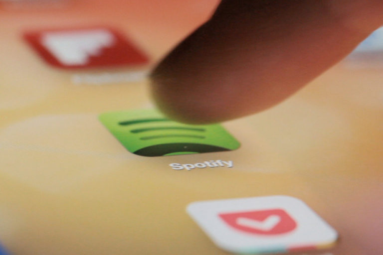 Spotify Buru Pengguna yang Curangi Langganan Paket Family Plans