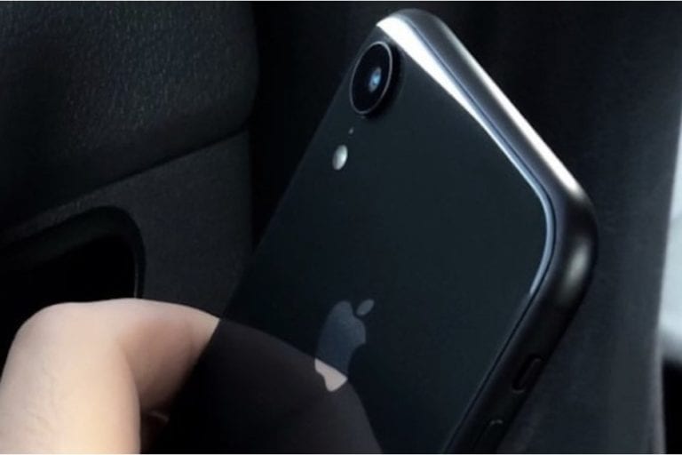 Sekilas Mirip, Ini Perbedaan iPhone XC dengan iPhone 8