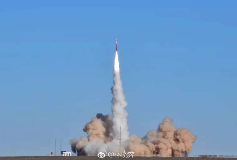 Cina Gagal Luncurkan Pesawat Antariksa ke Orbit