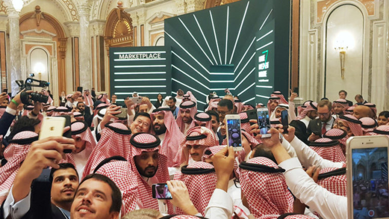 Asyik Selfie-selfie, Putra Mahkota Arab Tuai Kritik