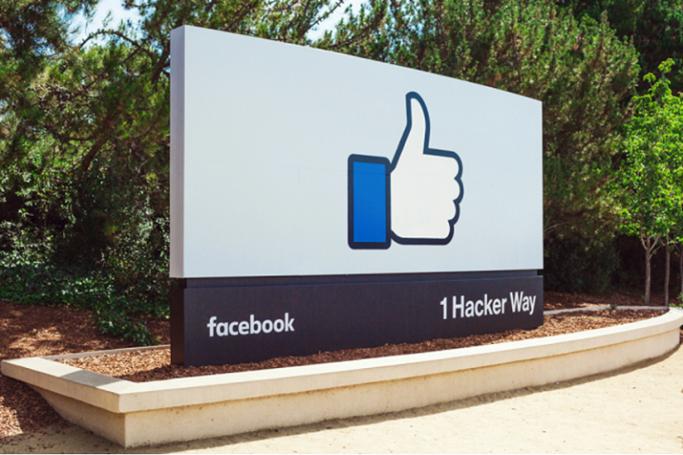 Sering Kebobolan, Investor Facebook Ingin Lengserkan Zuckerberg