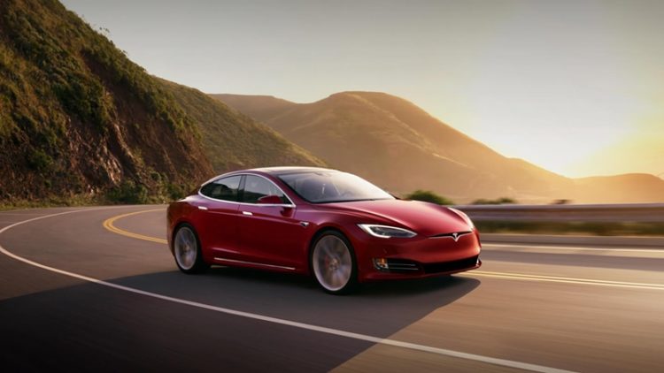 Tesla elektra mobil