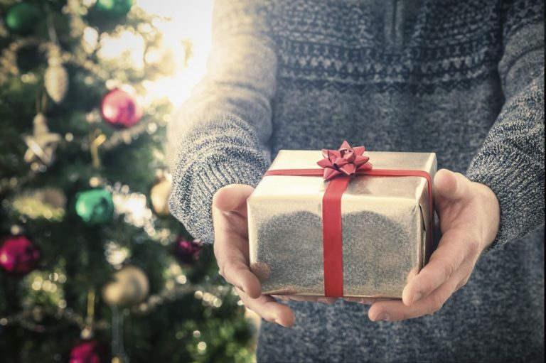 Nih, 6 Kado Natal Terbaik untuk Traveler