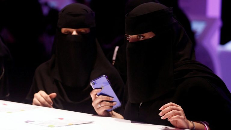Perempuan Arab Saudi Kini Dapat Notifikasi Cerai via SMS