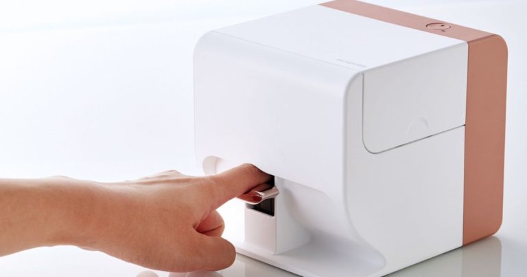 Printer Digital Ini Bisa Melukis Kuku dalam Dua Menit