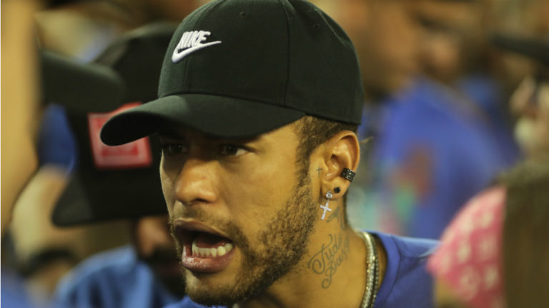 Protes Neymar di Instagram Stories Berbuntut Sanksi UEFA