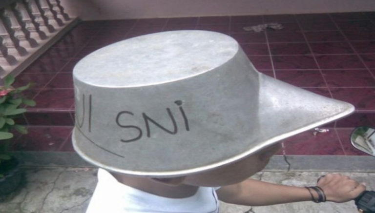 Bikin Ngakak, 7 Helm ‘Nyeleneh’ dengan Bentuk Super Ajaib