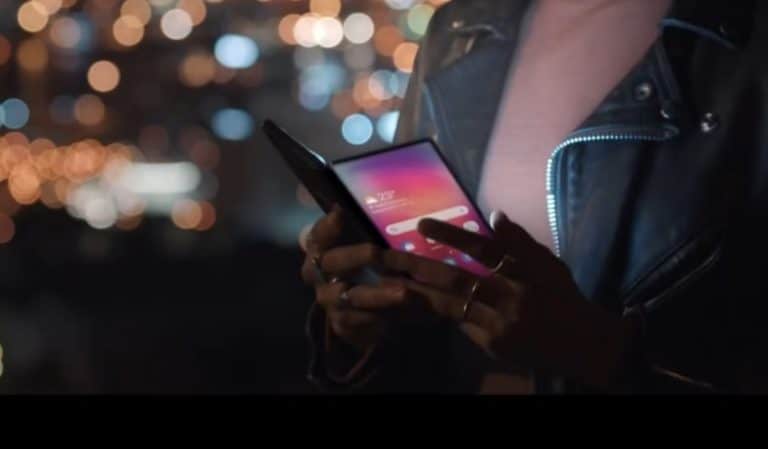 Samsung Siapkan Smartphone Lipat Berharga Murah