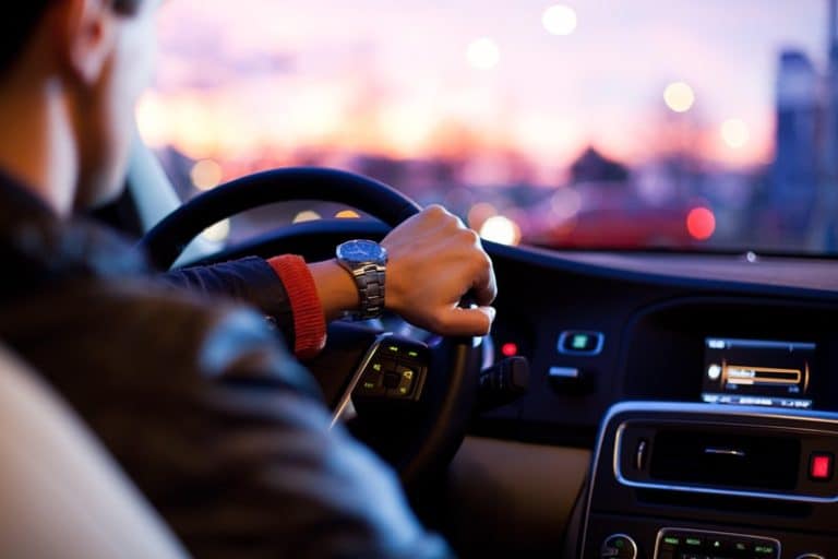 Berkendara Lebih Aman dengan Fitur Smart Driving
