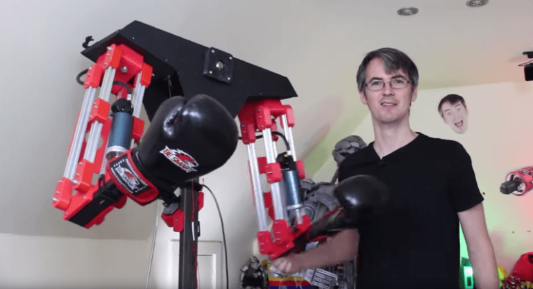 Robot Ini Berikan Sensasi Bermain Game VR