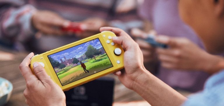 Pengguna Nintendo Switch Lite Gugat Masalah Drifting