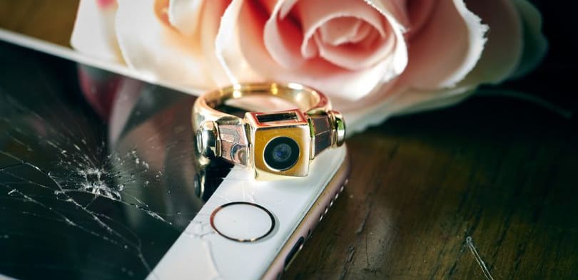 Cincin Tunangan iPhone 5