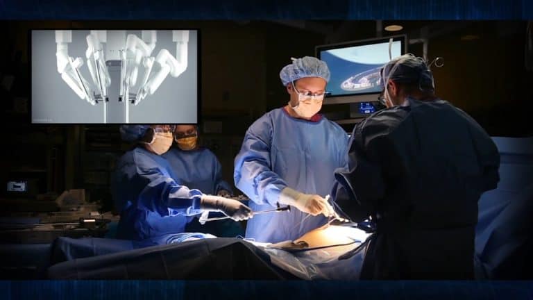 Dokter belajar prosedur bedah via YouTube