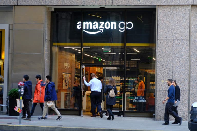 Perangkat Amazon Mungkinkan Transaksi Pakai Pindai Tangan