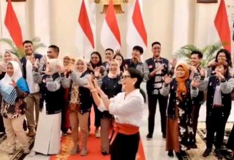 Menlu Retno