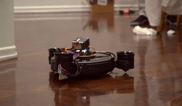 Robot terbang