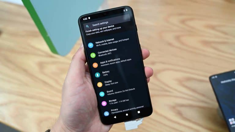 mengaktifkan dark mode di ponsel jadul