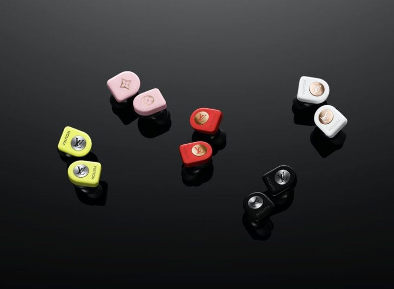 Louis Vuitton Garap Earphone TWS, Harganya Rp 14,8 Juta