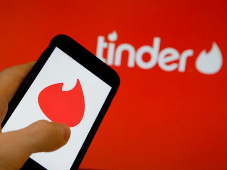 Perempuan Tinder