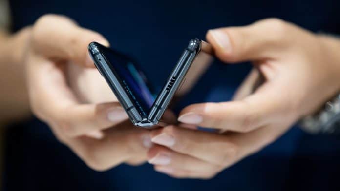 Samsung Siap Tantang iPhone dengan Galaxy Z Flip