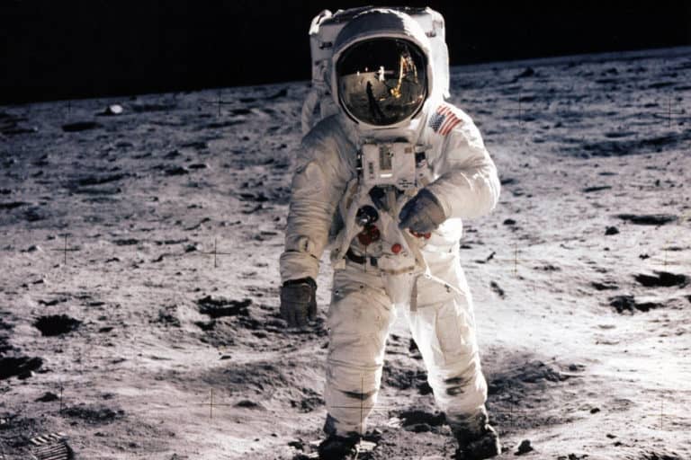Regulasi AS Desak NASA Tunda Kirim Astronot ke Bulan