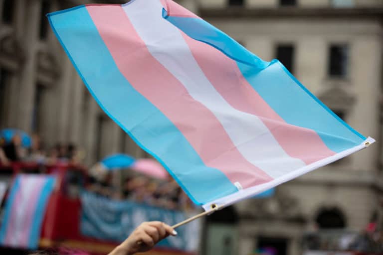 Komunitas Lesbian dan Gay Senang Ada Emoji Pro LGBT