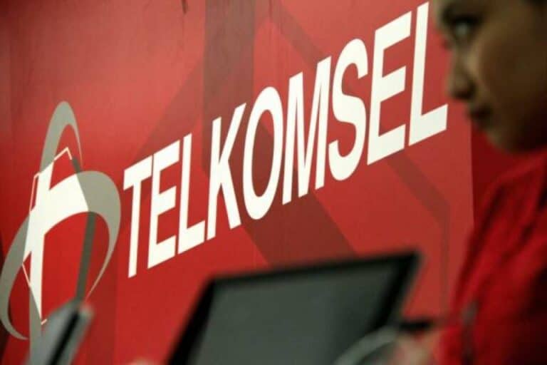 Telkomsel Denny Siregar Cyber Teroris