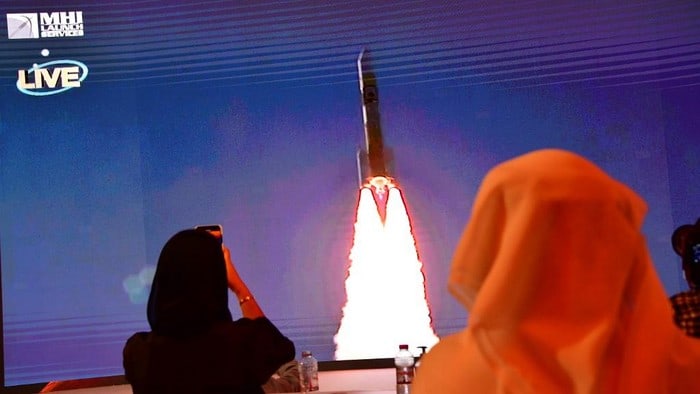 Uni Emirat Arab Sukses Luncurkan Pesawat ke Mars