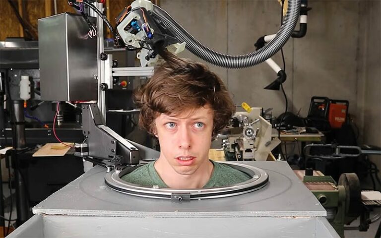 Robot Tukang Cukur Rambut