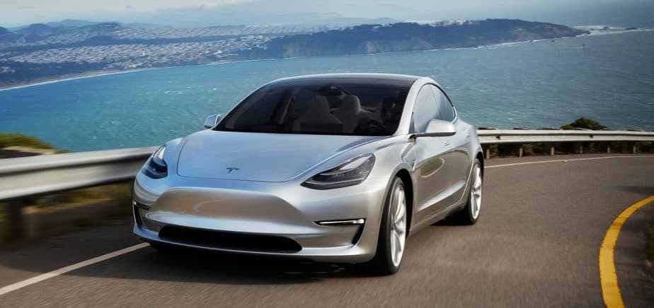 mobil listrik Tesla murah