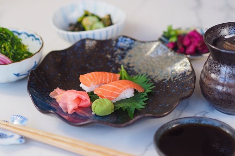 Stok Ikan Menipis, Perusahaan Ini Ciptakan Sushi Salmon “Tiruan”