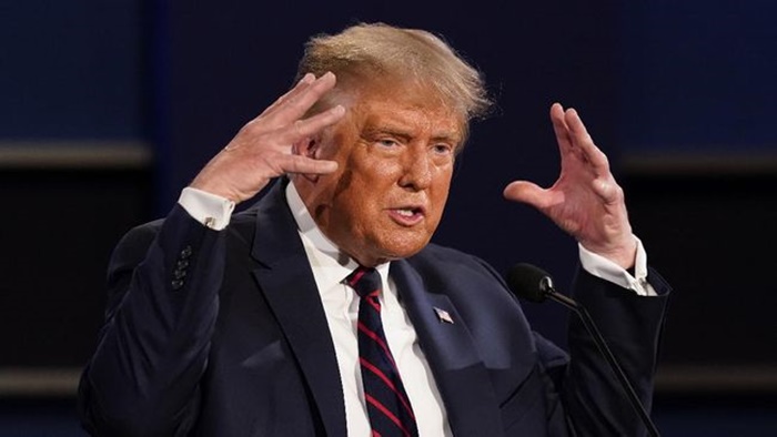 Donald Trump Positif Covid-19, Netizen: Pakai Masker, Pak!