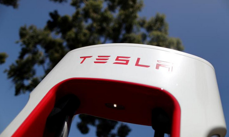 Indonesia dan Tesla Sedang Bahas Potensi Investasi
