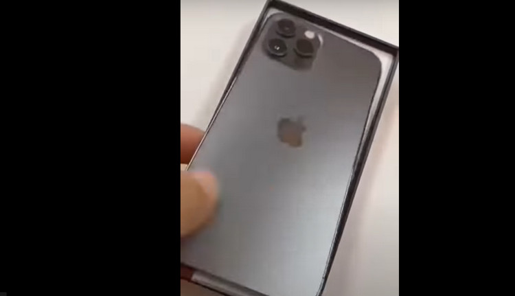 Video Pertama Unboxing iPhone 12, Tanpa Charger!
