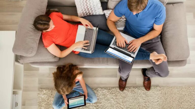 Murah mana Harga PLN Iconnet Indihome First Media Biznet