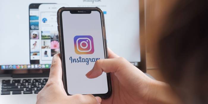 Instagram Swipe Up