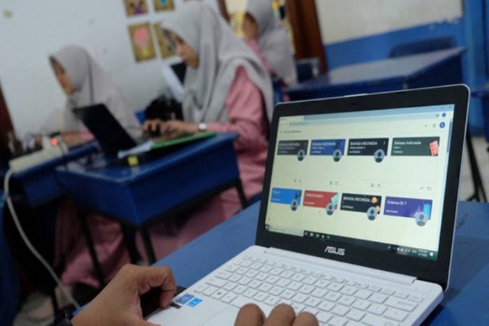 Menelisik “Anggaran Jumbo” Pengadaan Laptop untuk Sekolah