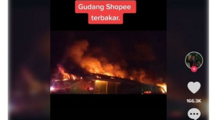 Gudang Shopee kebakaran