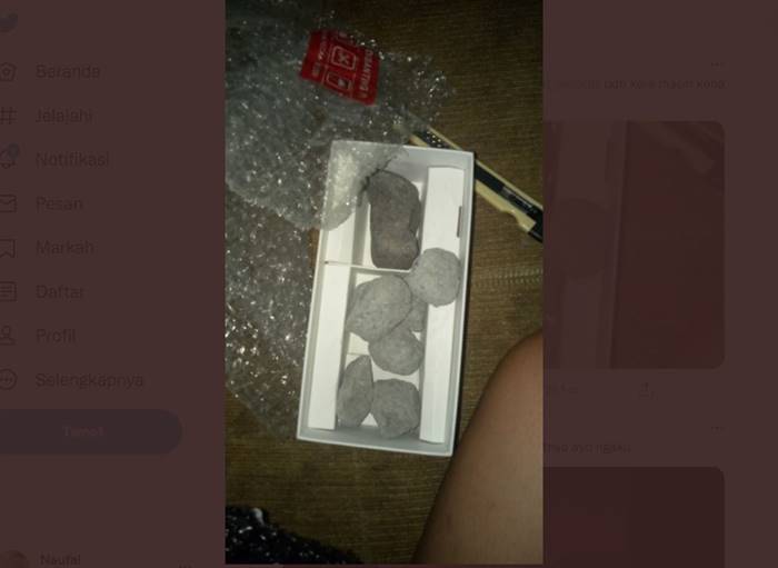 Apes Banget, Beli Redmi Note 10 di Shopee Ternyata Isinya Batu