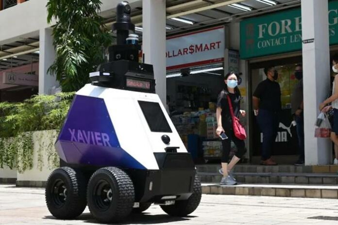 Robot Xavier Singapura Pelanggar Prokes Covid-19