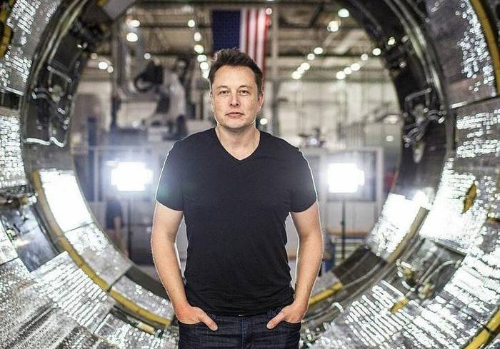 Elon Musk Kirim Starlink untuk Pulihkan Internet di Ukraina